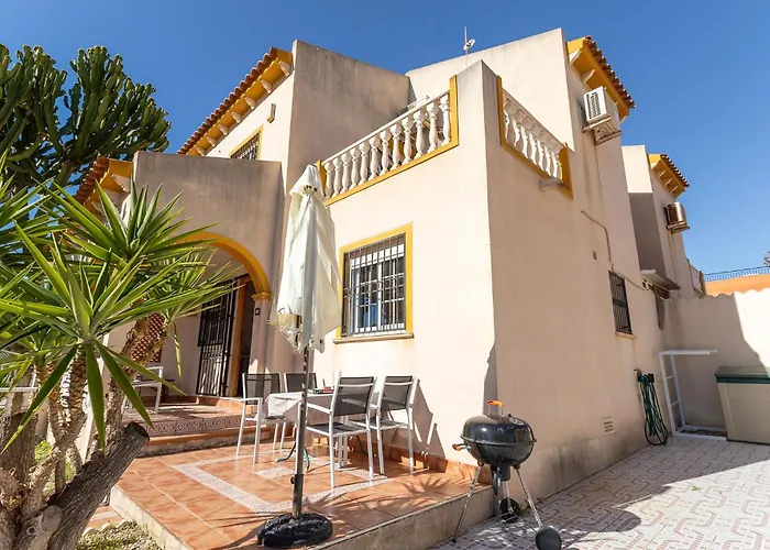 2 Bedroom Stunning Home In La Zenia